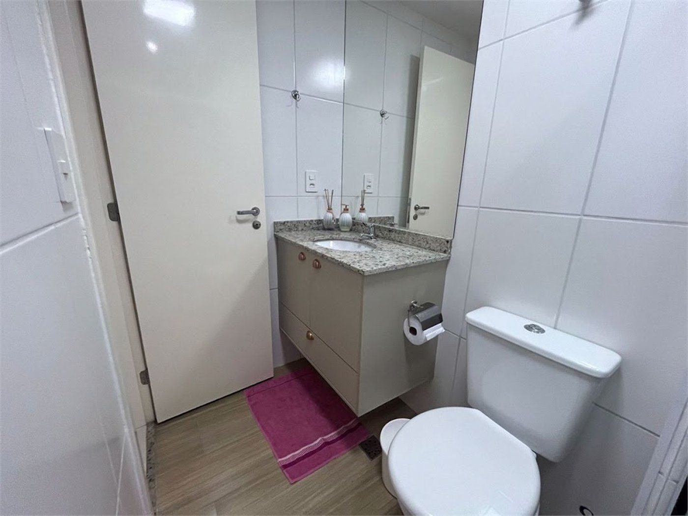 Apartamento Residencial à venda, Loteamento João Batista Julião, Guarujá - AP0662.