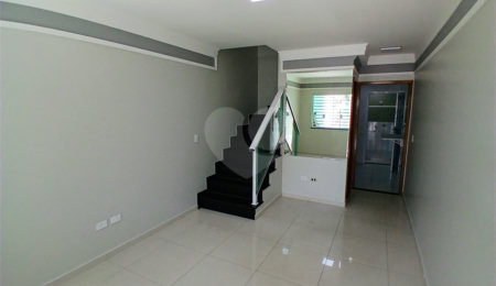 Sobrado à venda com 3 quartos, sendo 1 suíte, em Parque Vitória, São Paulo, SP