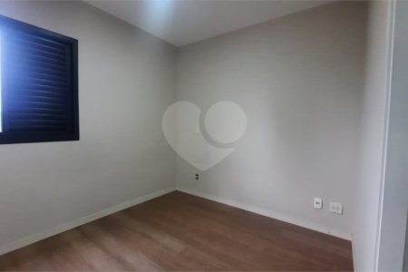 Apartamento à venda com 3 quartos, sendo 1 suíte, em Jardim Marajoara, São Paulo, SP