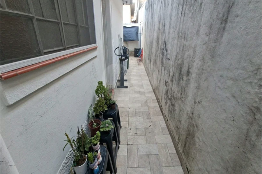 Casa Térrea à venda com 5 quartos, sendo 1 suíte,  em Chora Menino, São Paulo, SP
