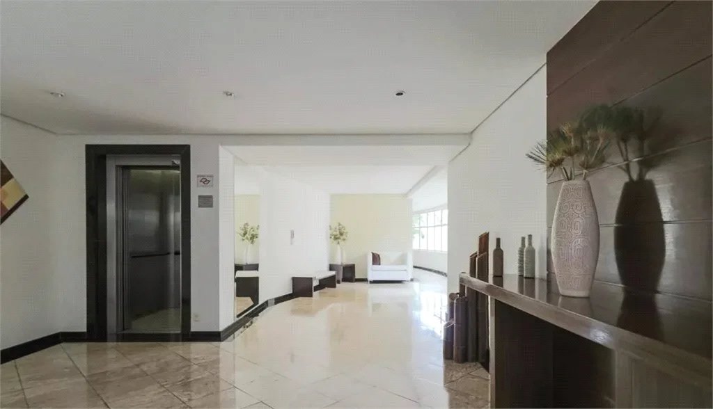 Apartamento à venda com 3 suítes em Vila Ipojuca, São Paulo, SP