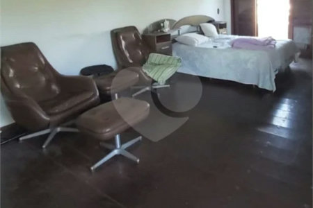 Casa à venda com 7 quartos, sendo 4 suítes, no condomínio Estância Marambaia, Vinhedo - SP
