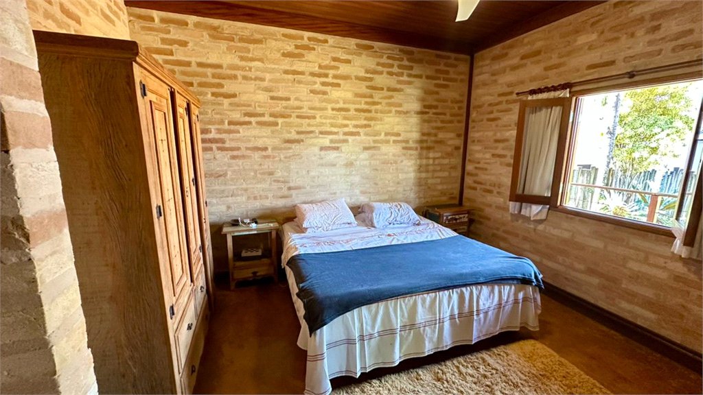 Casa para venda no Condomínio Vivenda do Broa.