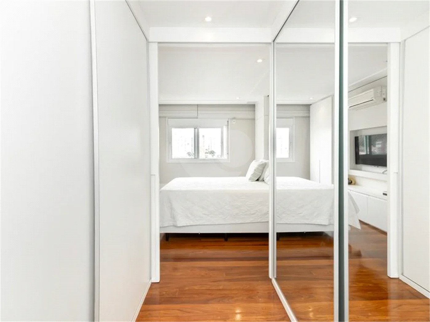 Apartamento à venda com 3 suítes em Vila Mariana, São Paulo, SP