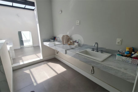 Casa à venda com 3 suítes em Vila Nastri, Itapetininga, SP