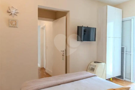 Apartamento à venda com 2 quartos, sendo 1 suíte, em Alto da Boa Vista, São Paulo, SP