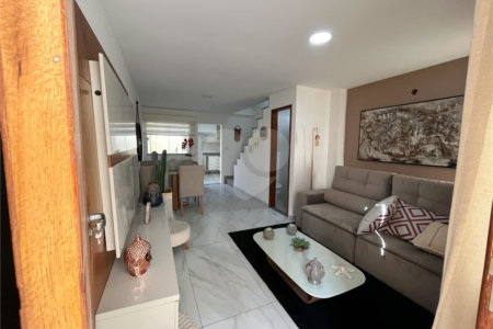 Casa à venda com 4 quartos, sendo 1 suíte, no condomínio Imperial Santa Cruz, Rio de Janeiro - RJ