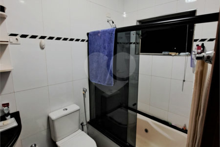 Sobrado à venda com 4 quartos, sendo 2 suítes, em Vila José Bonifácio, Araraquara, SP