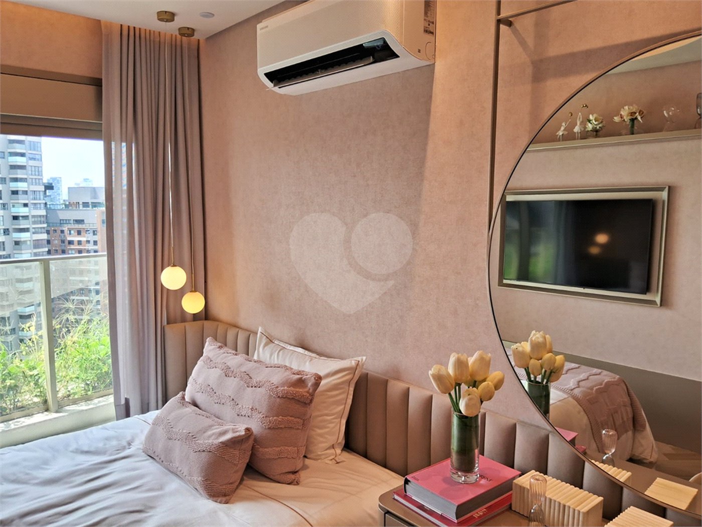 Apartamento à venda com 3 suítes em Moema, São Paulo, SP