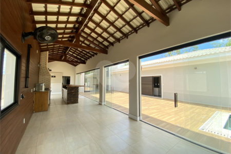 Casa à venda com 6 quartos, sendo 4 suítes,  no condomínio Palmeiras Imperiais, Salto - SP