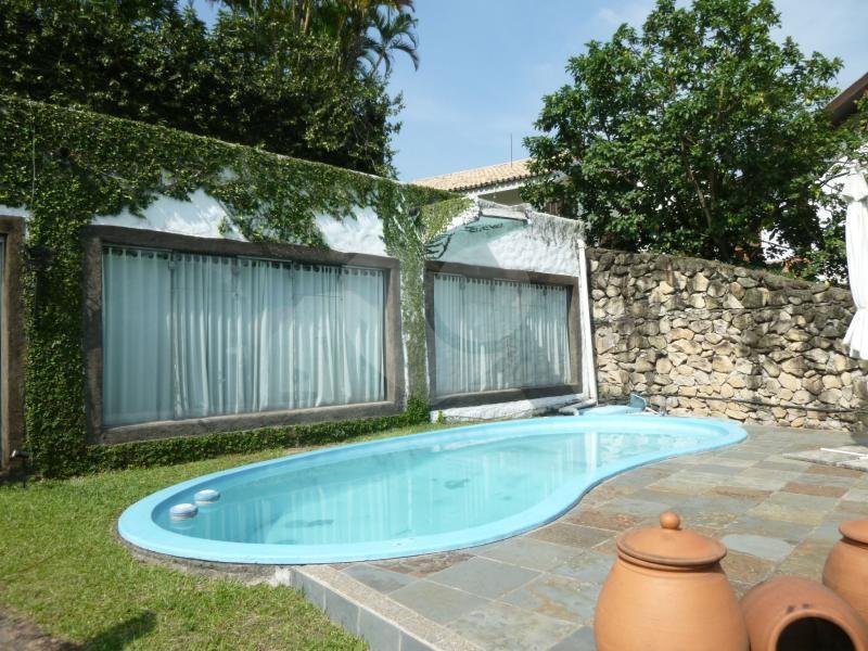 Sobrado à venda com 3 suítes em Jardim Leonor, São Paulo, SP