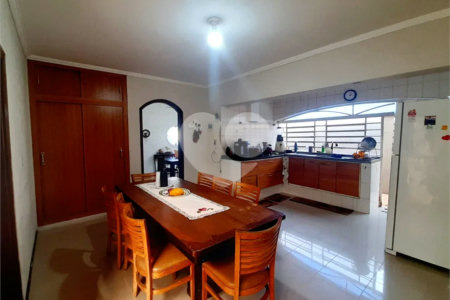 Casa Térrea à venda com 3 quartos, sendo 1 suíte, no Centro, Vinhedo, SP
