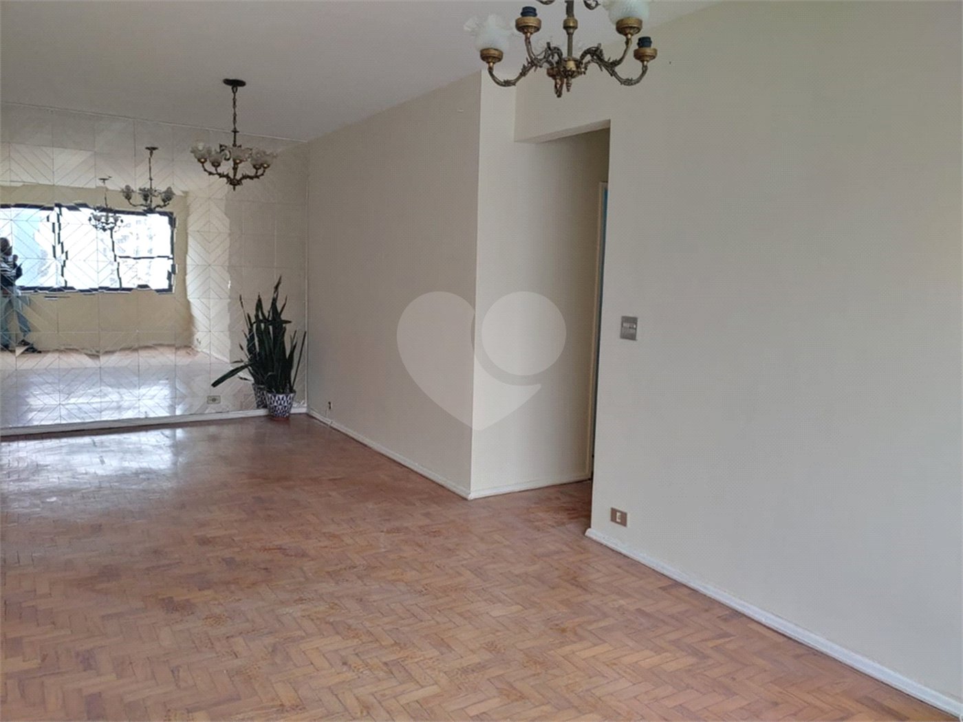 Apartamento à venda com 3 quartos, sendo 1 suíte, em Vila Mariana, São Paulo, SP