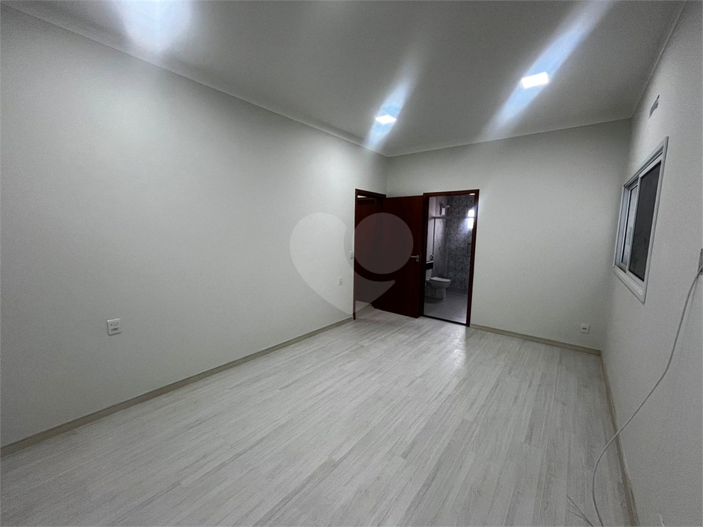 Casa à venda com 3 suítes em Vila Popular, Itapetininga, SP
