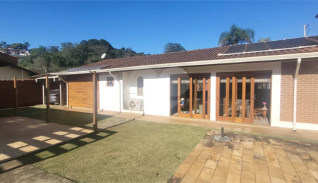 Casa à venda com 3 quartos, sendo 2 suítes,  em Mantiqueira, Mairiporã, SP
