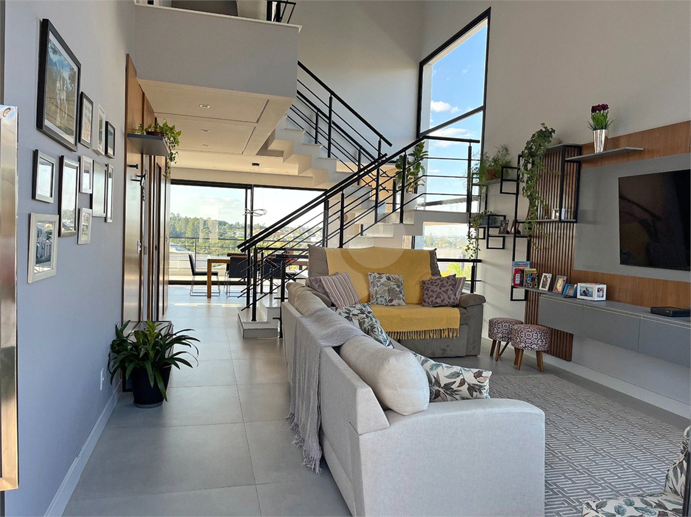Casa à venda com 3 suítes no condomínio Terras da Alvorada, Itupeva - SP