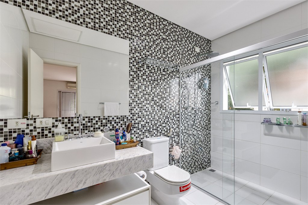 Casa de Vila à venda com 3 quartos, sendo 2 suítes, em Brooklin Velho, São Paulo, SP