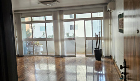 Apartamento à venda com 3 quartos, sendo 1 suíte, em Itaim Bibi, São Paulo, SP