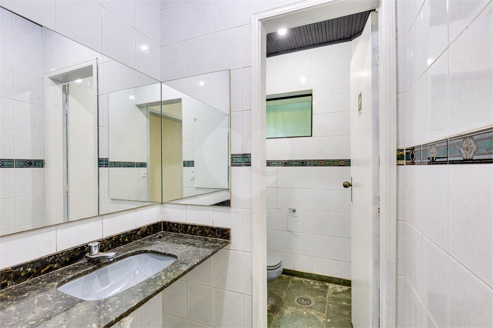 Sobrado à venda ou para alugar com 4 quartos em Jardim Petrópolis, São Paulo, SP
