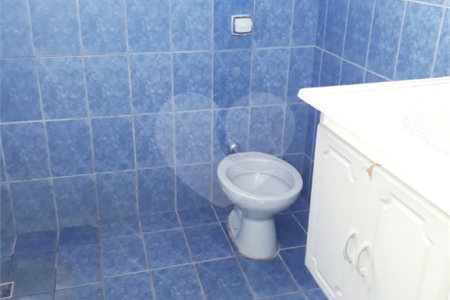 Casa térrea + Sala Comercial na Vila Prado.