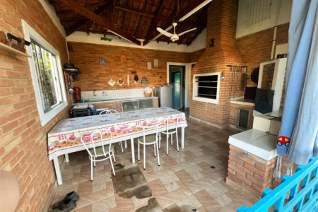 Chácara à venda com 6 quartos, sendo 1 suíte,  em Cercadinho, Alambari, SP