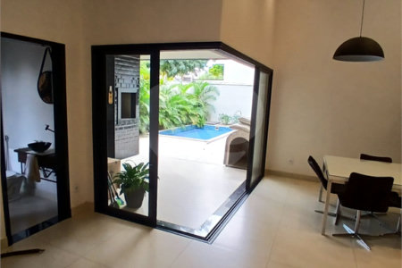 Casa à venda com 3 quartos, sendo 1 suíte, no condomínio Jardim, Sorocaba - SP