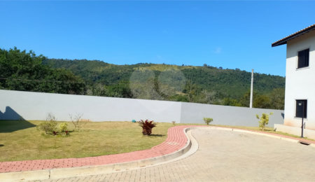 Casa à venda com 3 suítes no condomínio Residencial Marchant Buarque, Atibaia - SP