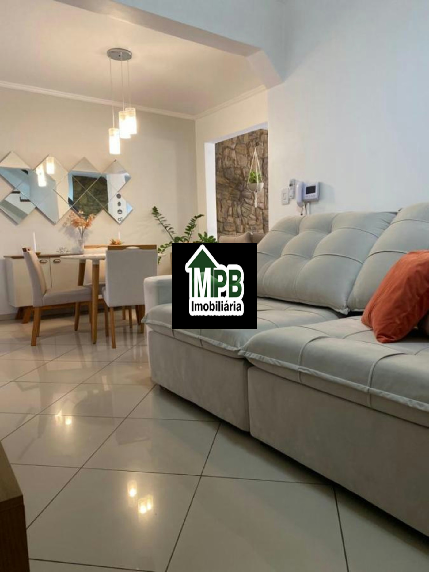 Sobrado à venda com 3 quartos, sendo 1 suíte, em Vila Carvalho, Sorocaba, SP