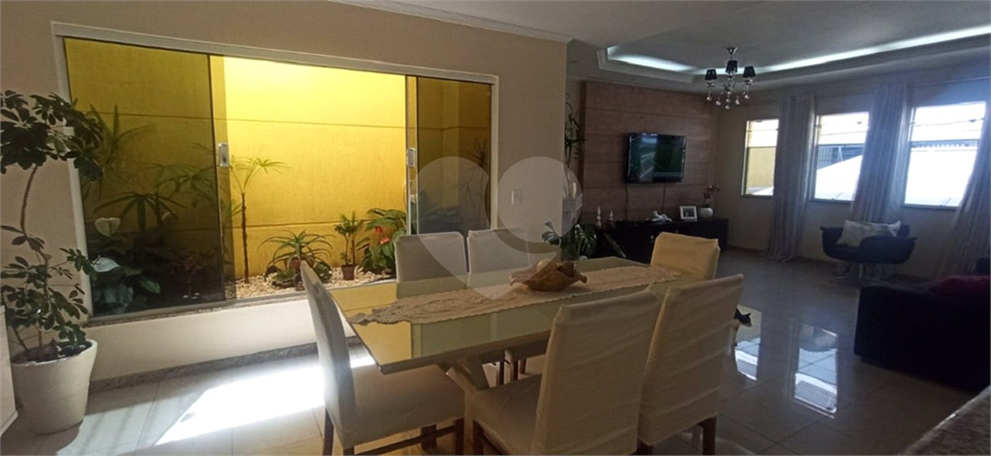 Sobrado à venda com 3 suítes em Vila Mazzei, São Paulo, SP