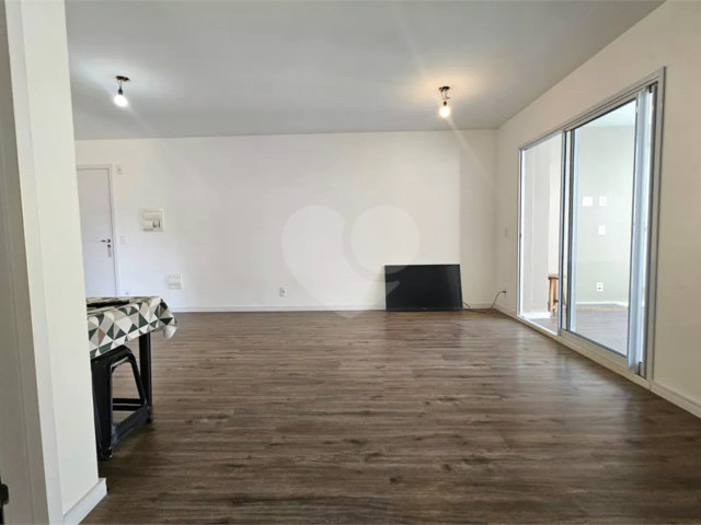 Apartamento à venda com 2 quartos, sendo 1 suíte,  em Santo Amaro, São Paulo, SP