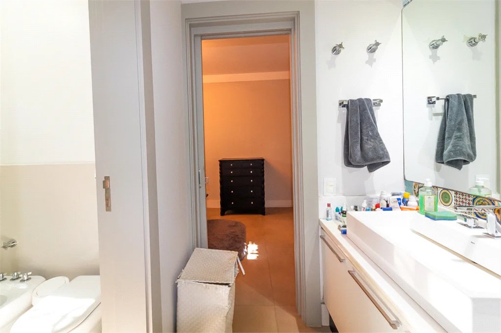 Casa à venda ou para alugar com 3 quartos, sendo 1 suíte, em Butantã, São Paulo, SP