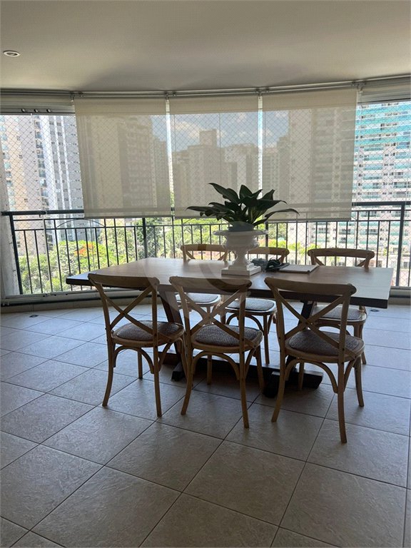 Apartamento à venda com 4 quartos, sendo 2 suítes,  em Brooklin Paulista, São Paulo, SP