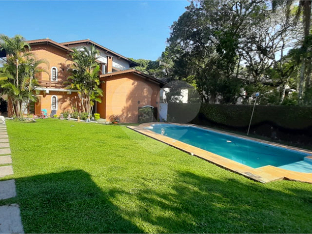 Casa à venda com 3 quartos, sendo 1 suíte,  no condomínio Sausalito, Mairiporã - SP