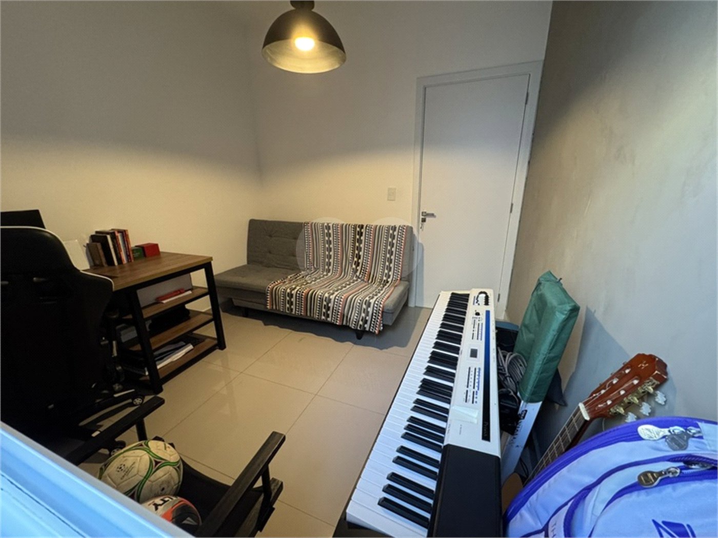 Casa à venda com 3 quartos, sendo 1 suíte, no condomínio Jardim Guarujá, Salto - SP