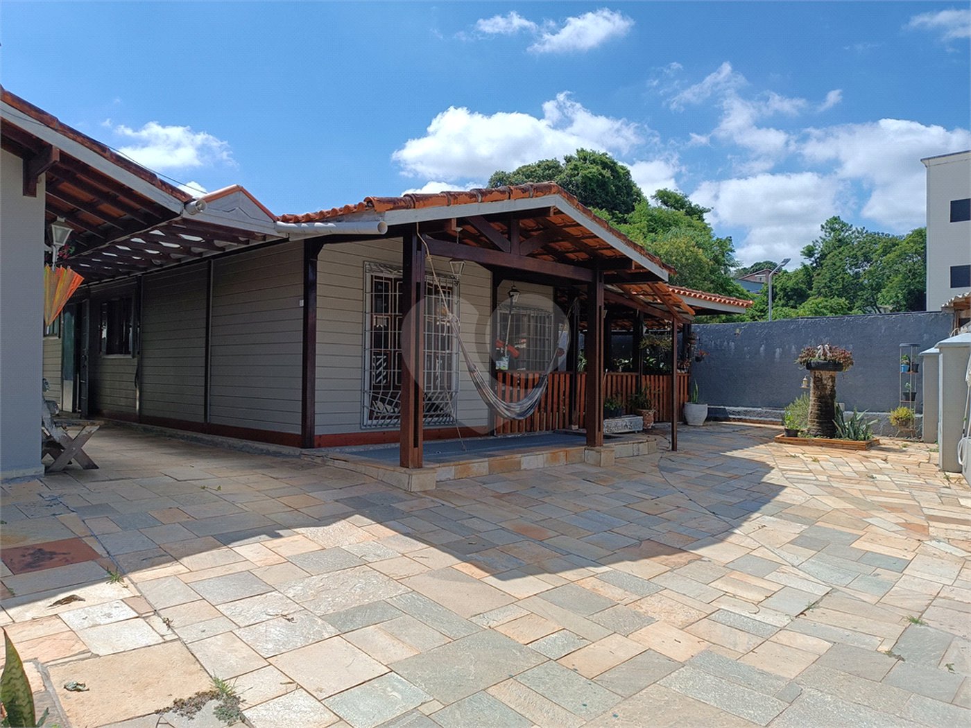 Casa à venda com 5 quartos, sendo 3 suítes, em Jardim Villaça, São Roque, SP