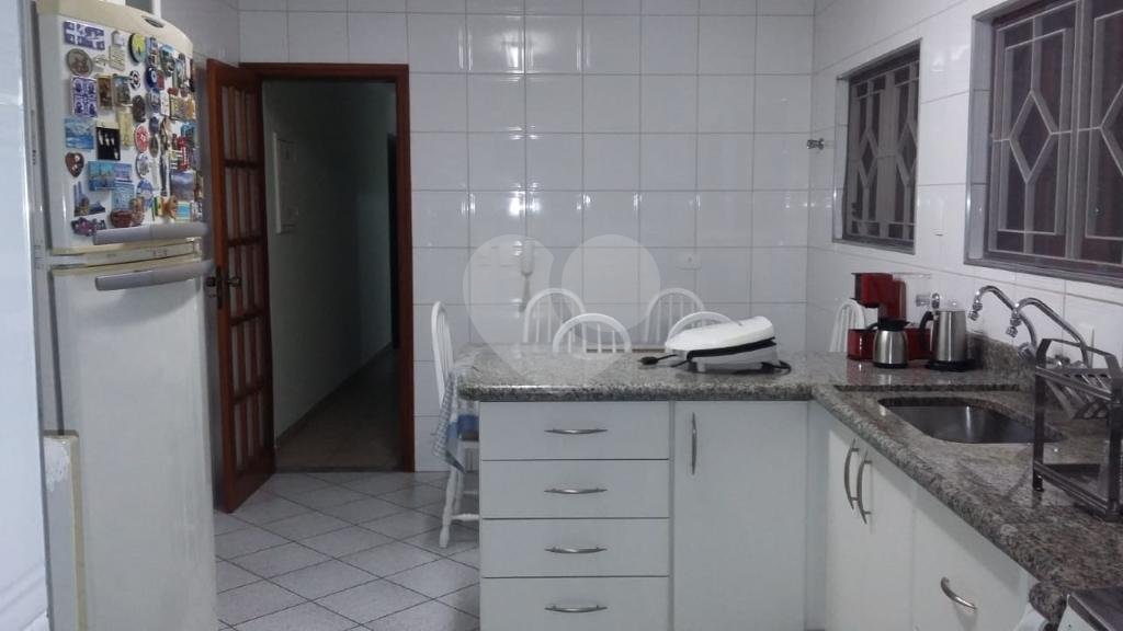 Sobrado à venda com 3 suítes em Chora Menino, São Paulo, SP