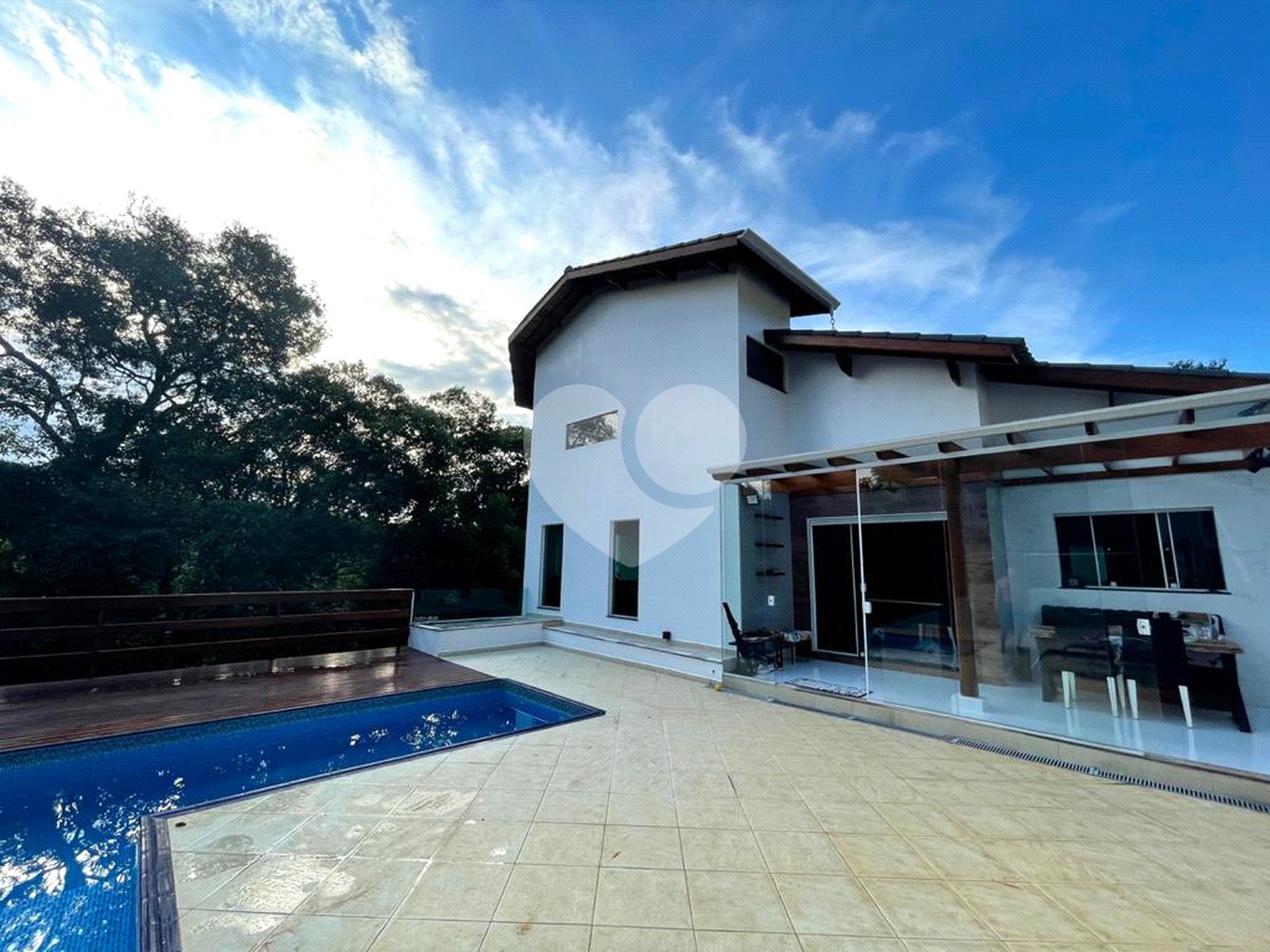 Casa à venda ou para alugar com 4 suítes no condomínio Associação Reserva das Hortênsias, Mairiporã - SP