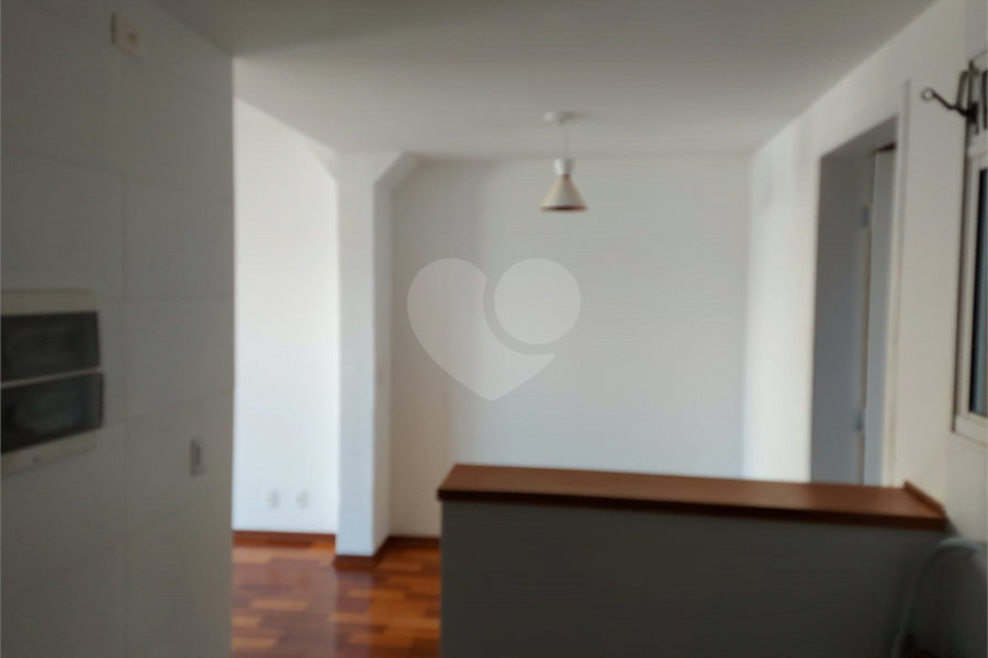 Casa à venda com 3 quartos, sendo 1 suíte, no condomínio Vila das Macieiras, São Paulo - SP