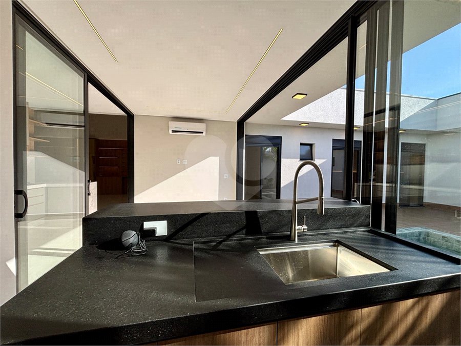 Casa à venda com 3 suítes no condomínio Residencial Dona Maria Candida, Indaiatuba - SP