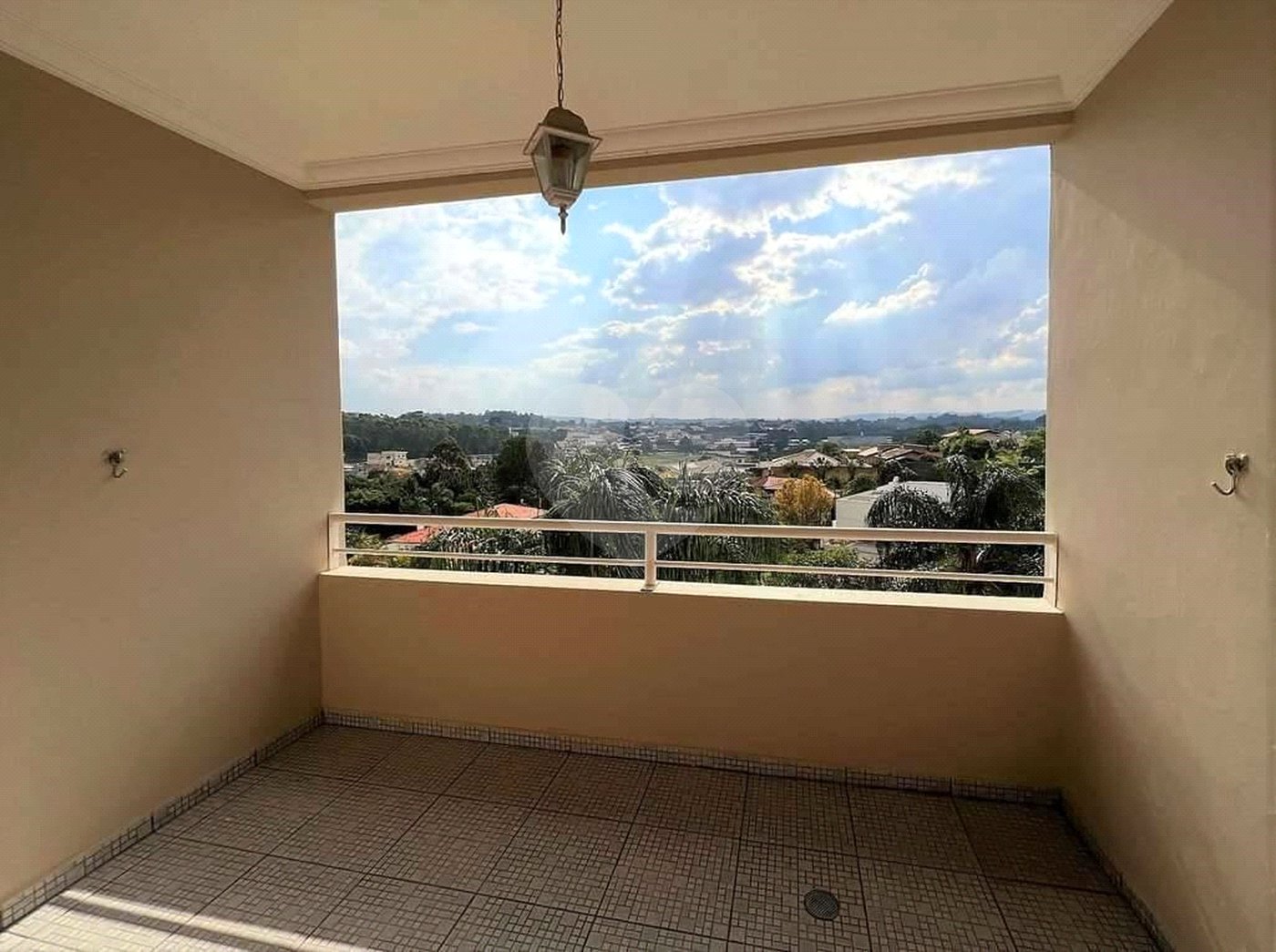 Casa à venda com 4 quartos, sendo 3 suítes, em Jardim Passárgada I, Cotia, SP