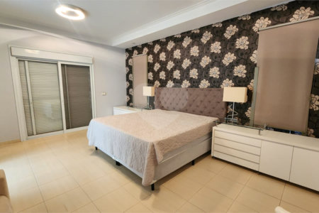 Casa à venda ou para alugar com 5 suítes no condomínio Residencial Jardim Primavera, Louveira - SP