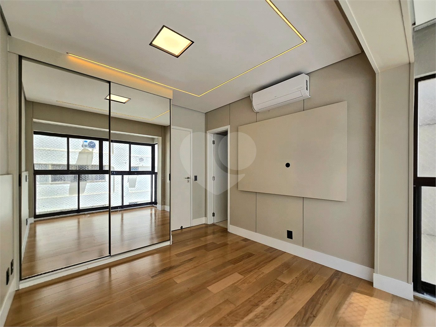 Apartamento à venda com 5 quartos, sendo 4 suítes, em Santa Cecília, São Paulo, SP