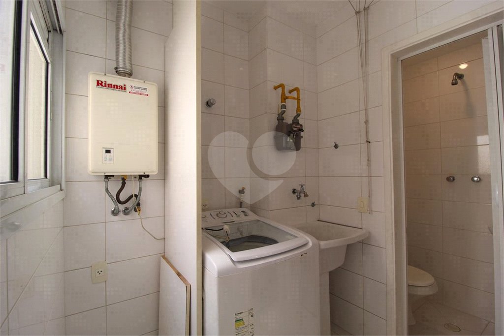 Apartamento à venda com 3 quartos, sendo 1 suíte,  em Vila Olímpia, São Paulo, SP