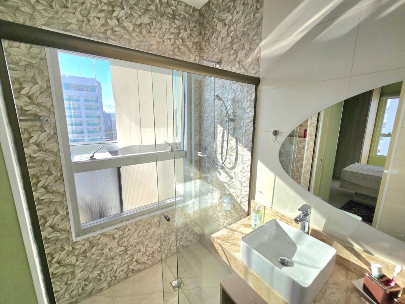 Apartamento com 2 dormitórios à venda, 74 m² por R$ 1.010.000,00 - Embaré - Santos/SP