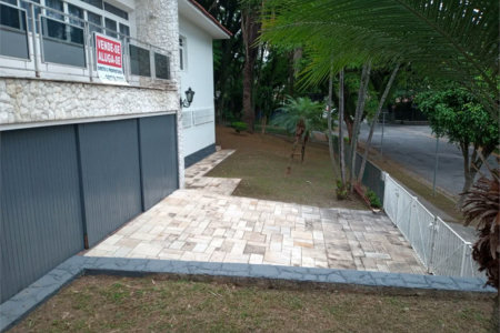 Casa Térrea à venda ou para alugar com 3 quartos, sendo 1 suíte,  em Caxingui, São Paulo, SP