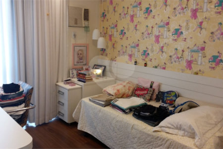 Apartamento à venda com 4 quartos, sendo 1 suíte,  em Tijuca, Rio de Janeiro, RJ