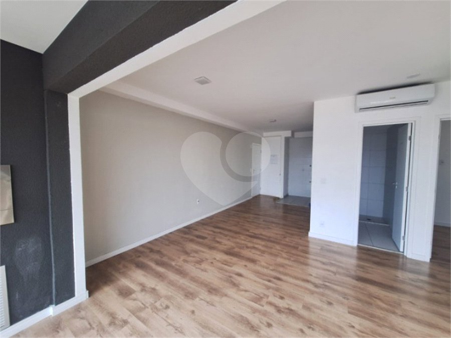 Apartamento à venda com 2 quartos, sendo 1 suíte,  em Vila Esperança, São Paulo, SP