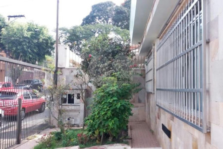 Casa Térrea à venda com 3 quartos, sendo 1 suíte,  em Parque Jabaquara, São Paulo, SP