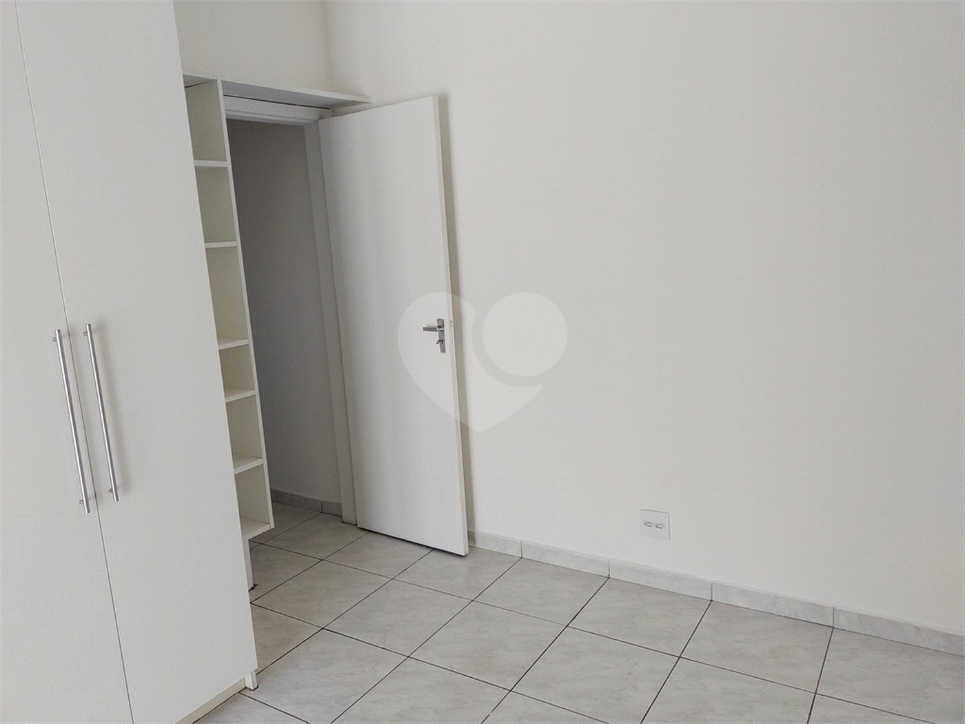 Casa à venda com 3 quartos, sendo 1 suíte,  em Vila Cordeiro, São Paulo, SP