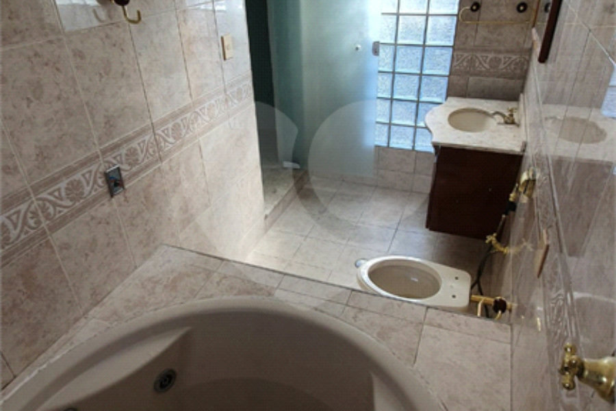 Sobrado à venda com 3 quartos, sendo 1 suíte,  em Horto, São Paulo, SP